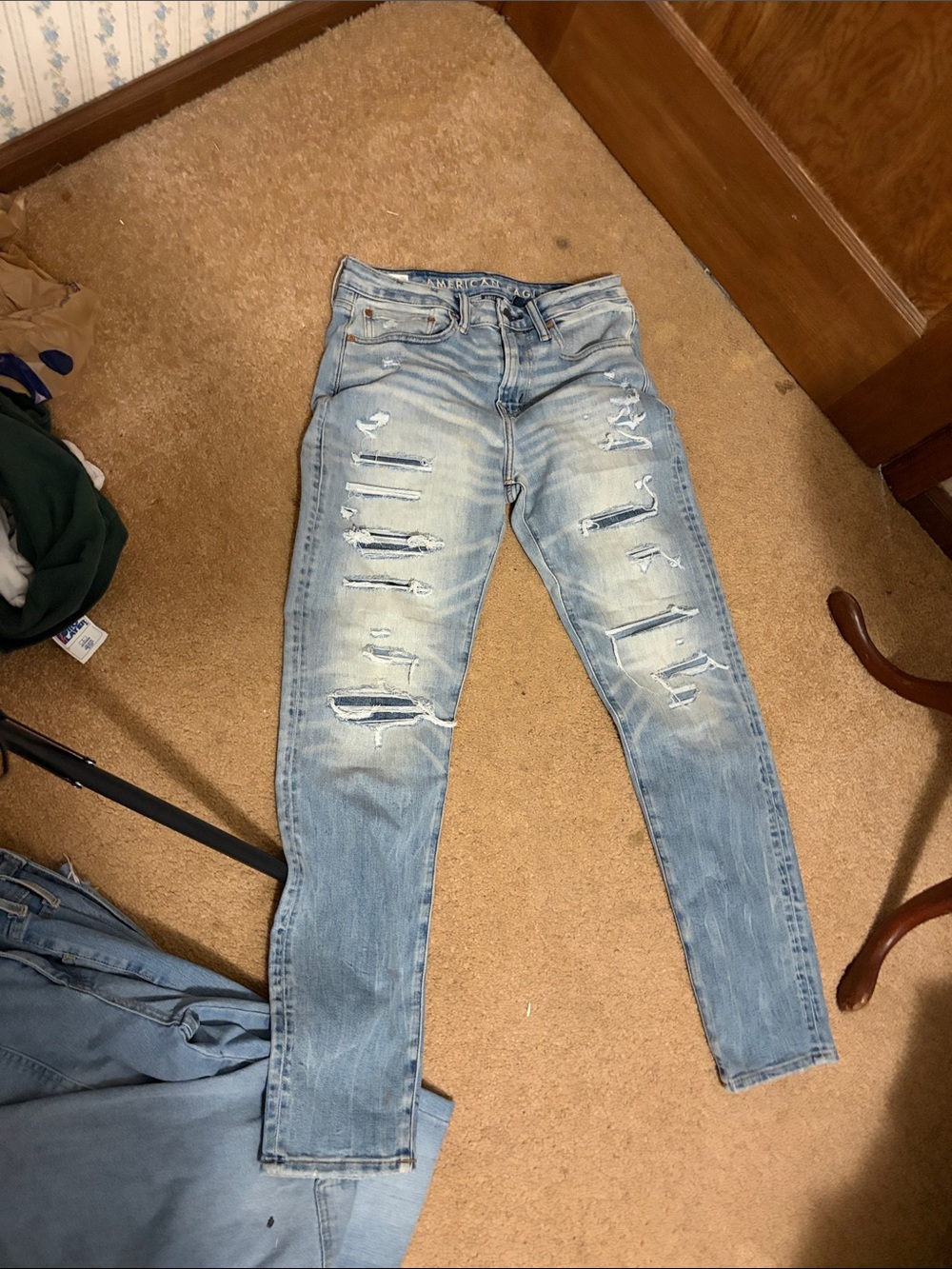 American Eagle Light Wash Slim Straight Distressed Jeans Stretch 29x32 GUC